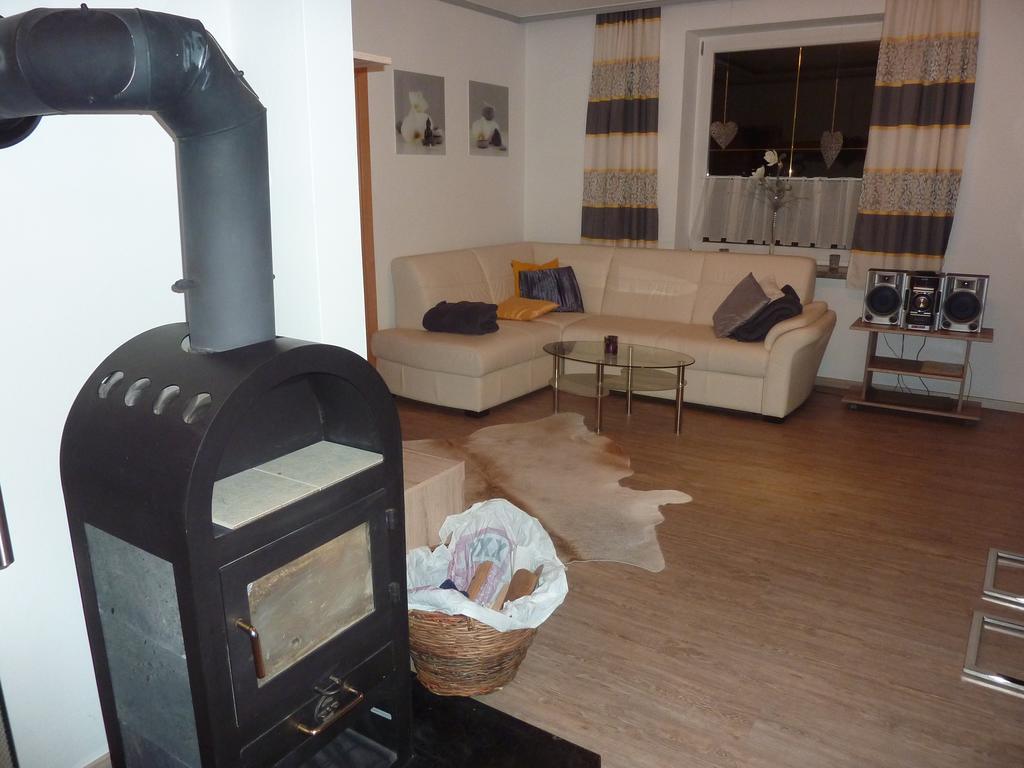 Ferienwohnung Mit Blick Auf Die Buchensteinwand Hochfilzen Ngoại thất bức ảnh